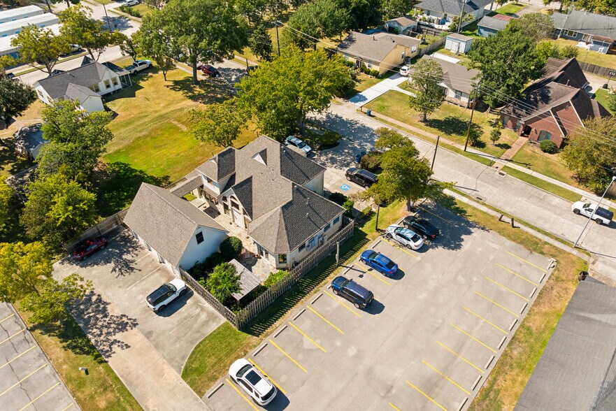 More Photos Of 309 Henrietta Ave, Webster Office For Sale