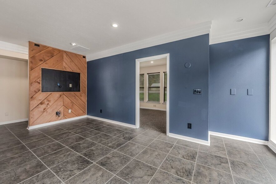 More Photos Of 204 4th, Dover Office For Lease