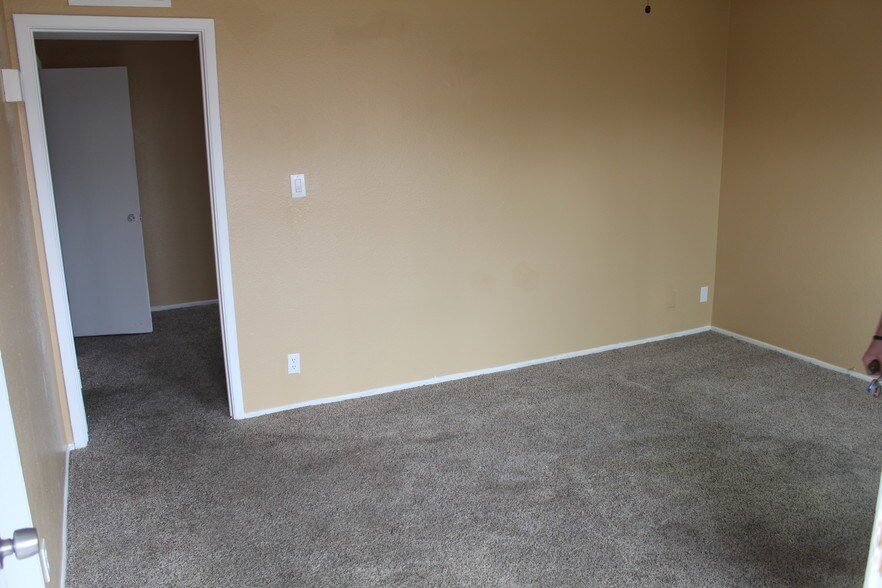 More Photos Of 7107-7113 N 53rd Ave, Glendale Apartments For Sale