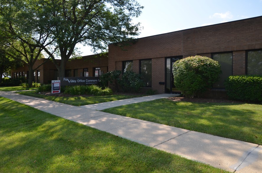 More Photos Of 4255 Westbrook Dr, Aurora Medical For Lease