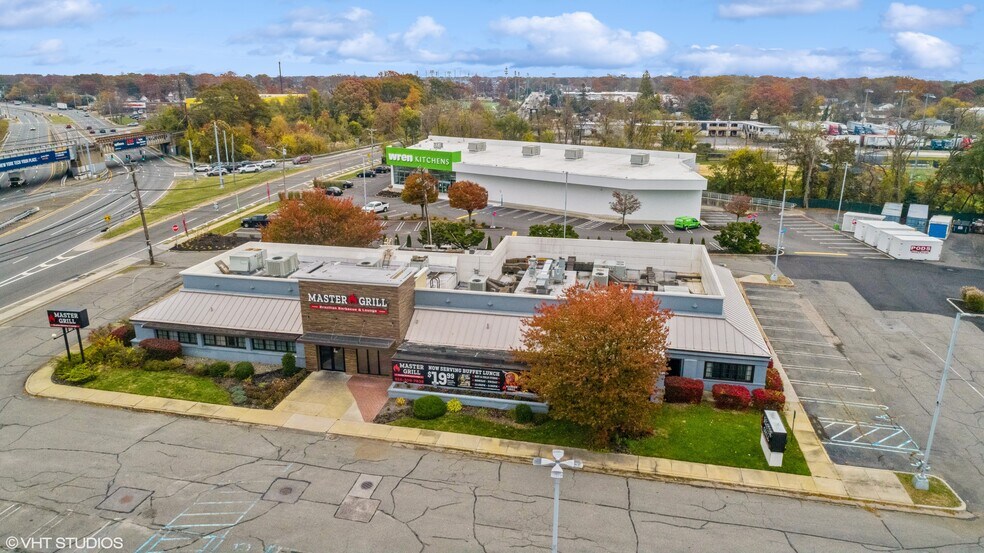 More Photos Of 5500 Sunrise Hwy, Massapequa Unknown For Lease