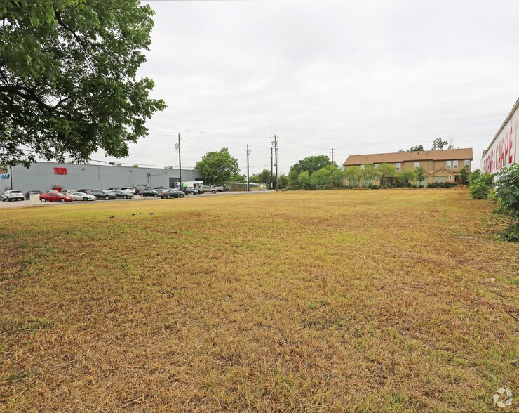 More Photos Of 7500 N Lamar Blvd, Austin Land For Lease