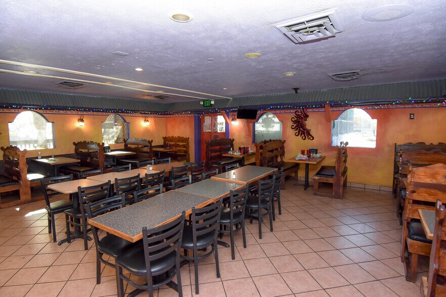 More Photos Of 1082 Highway 19 N, Thomaston Restaurant For Sale