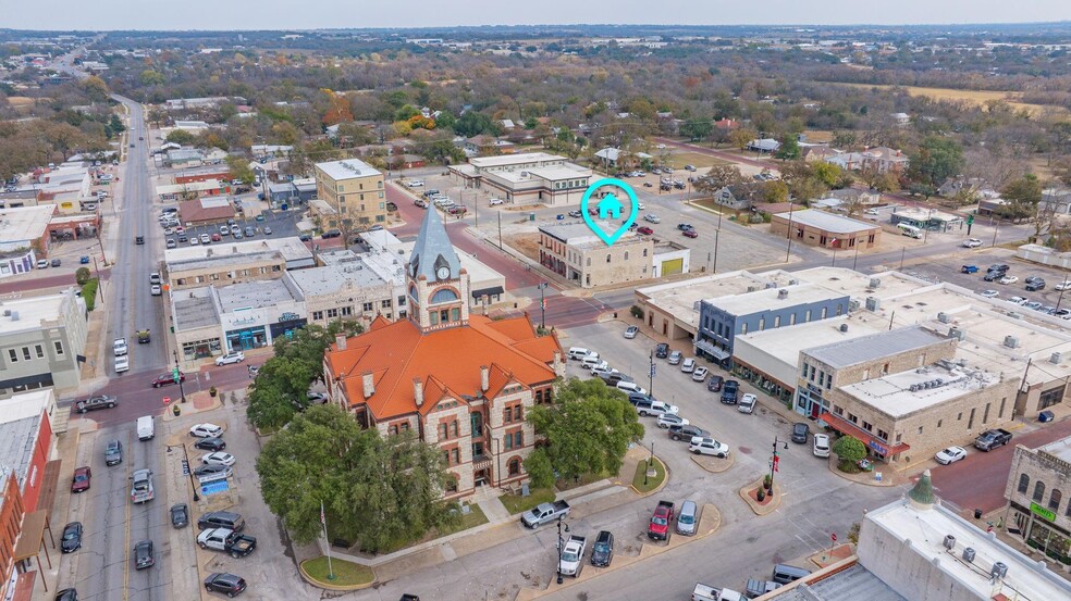 More Photos Of 104 E College St, Stephenville General Retail For Sale