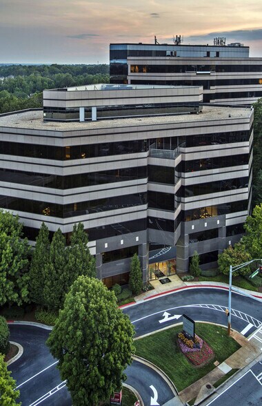 More Photos Of 5607 Glenridge Dr NE, Atlanta Office For Lease