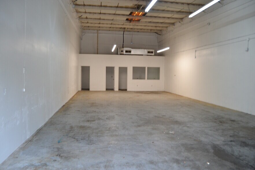 More Photos Of 1400 L and R Industrial Blvd, Tarpon Springs Unknown For Lease