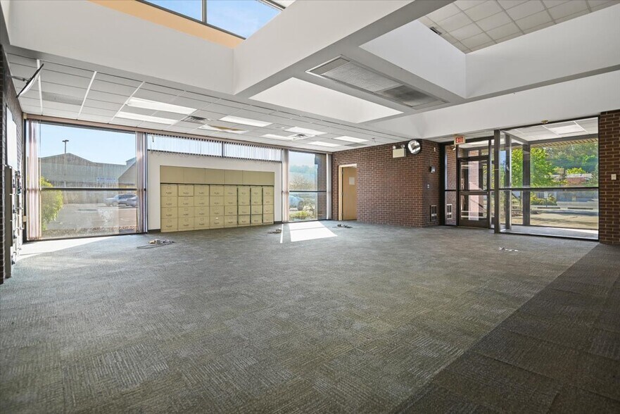 More Photos Of 209 Skyline Dr, East Stroudsburg Freestanding For Lease