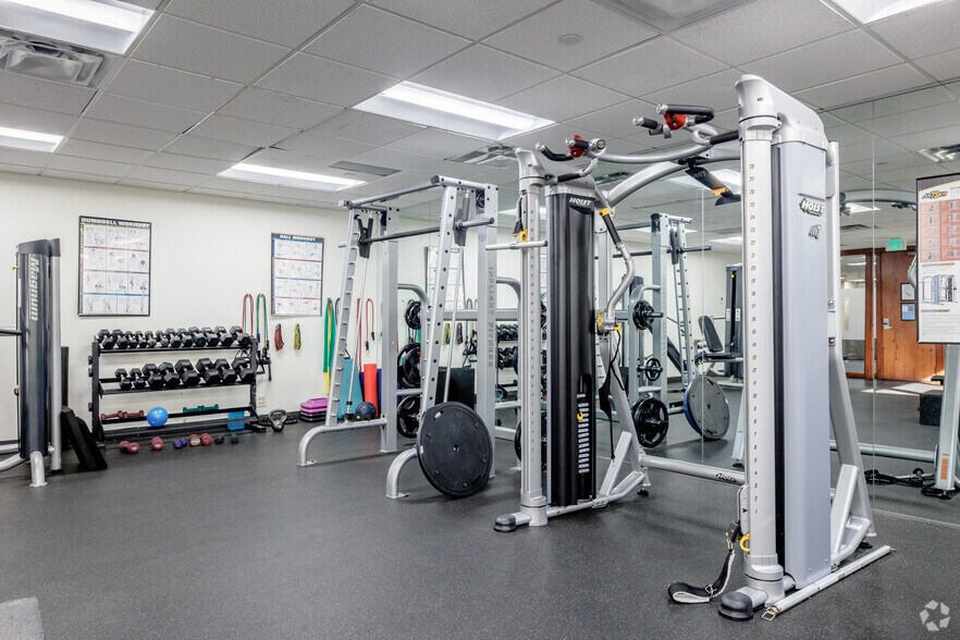 More Photos Of 950 S Cherry St, Denver Office For Lease