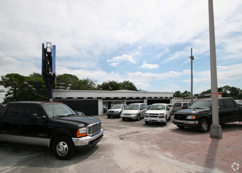 Primary Photo Of 1860 N Washington Blvd, Sarasota Auto Dealership For Sale