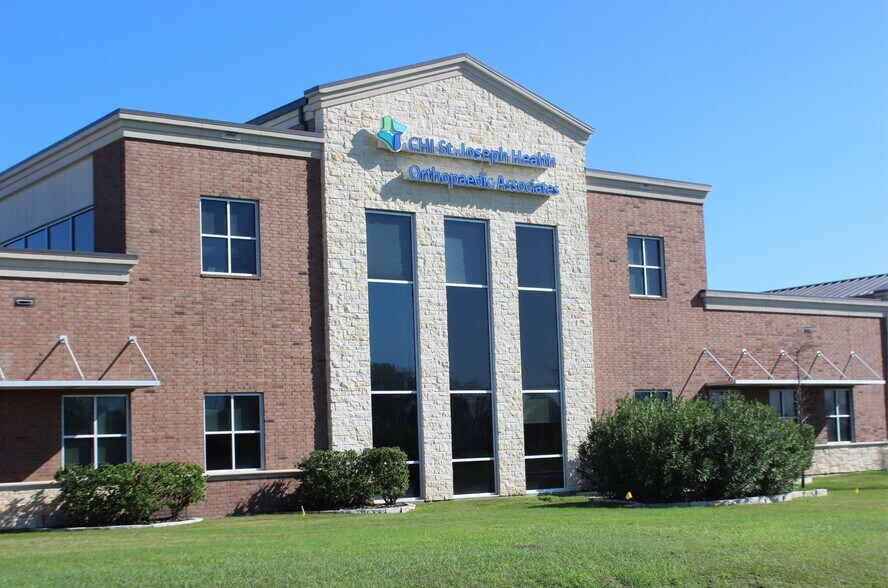 More Photos Of 2803 Earl Rudder Freeway, College Station Medical For Lease