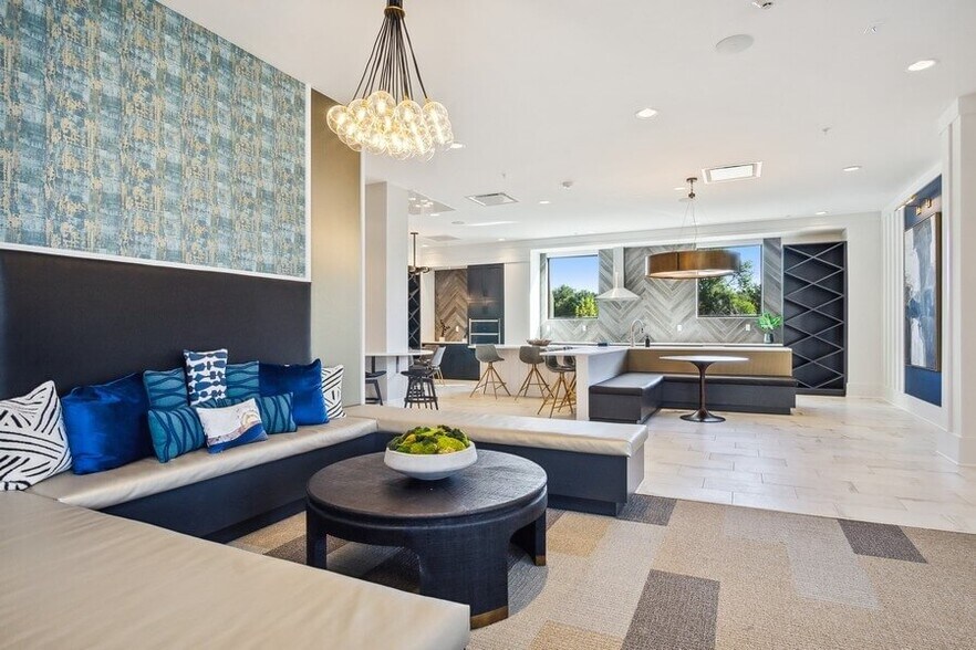 More Photos Of 168 E Midvillage Rd, Sandy Apartments For Lease