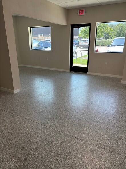 More Photos Of 720 S Bell Blvd, Cedar Park Warehouse For Lease