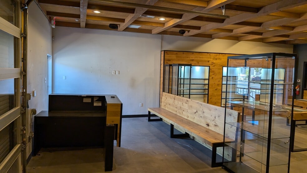 More Photos Of 460 N Switzer Canyon Dr, Flagstaff Storefront Retail Office For Sale