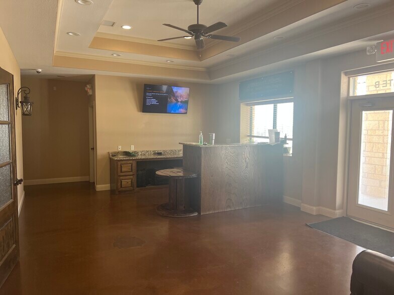 More Photos Of 6413 N State Highway 349, Midland Warehouse For Lease