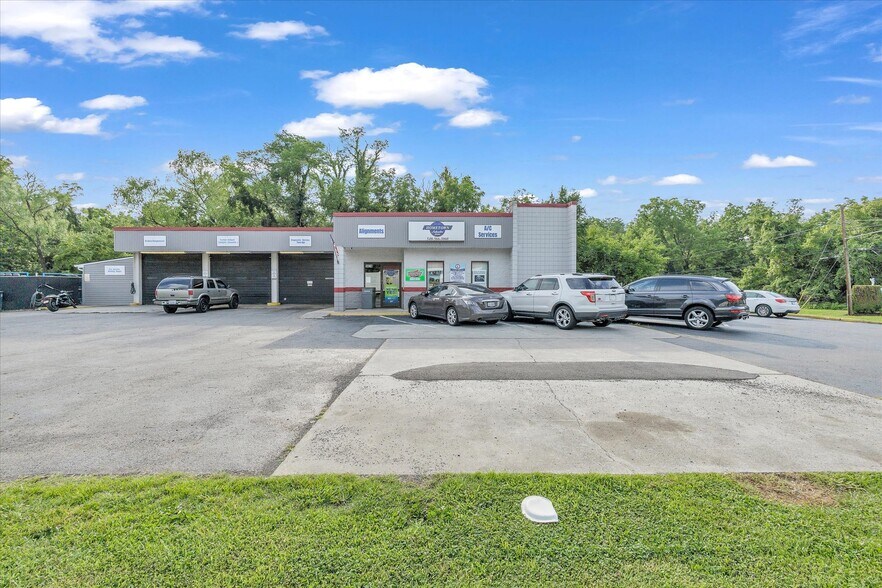 More Photos Of 1474 Peters Creek Rd NW, Roanoke Auto Repair For Sale