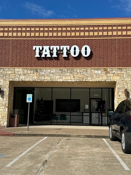 More Photos Of 12910-12918 Malcomson Rd, Houston Storefront For Sale