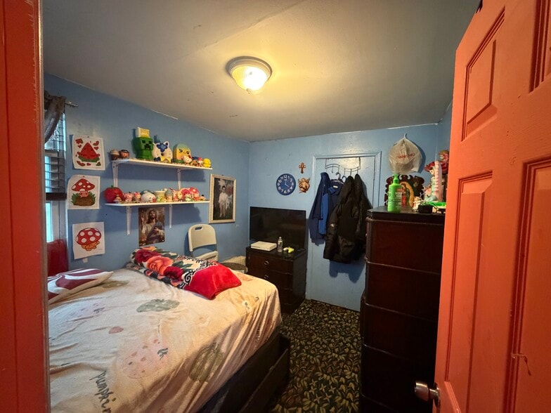 More Photos Of 4810 69th St, Woodside Storefront Retail Residential For Sale