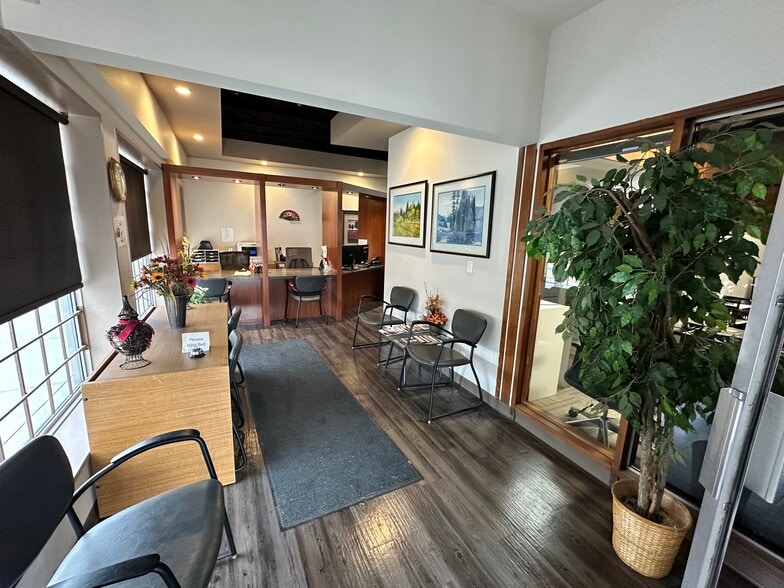 More Photos Of 9578 111th Ave NW, Edmonton Medical For Sale