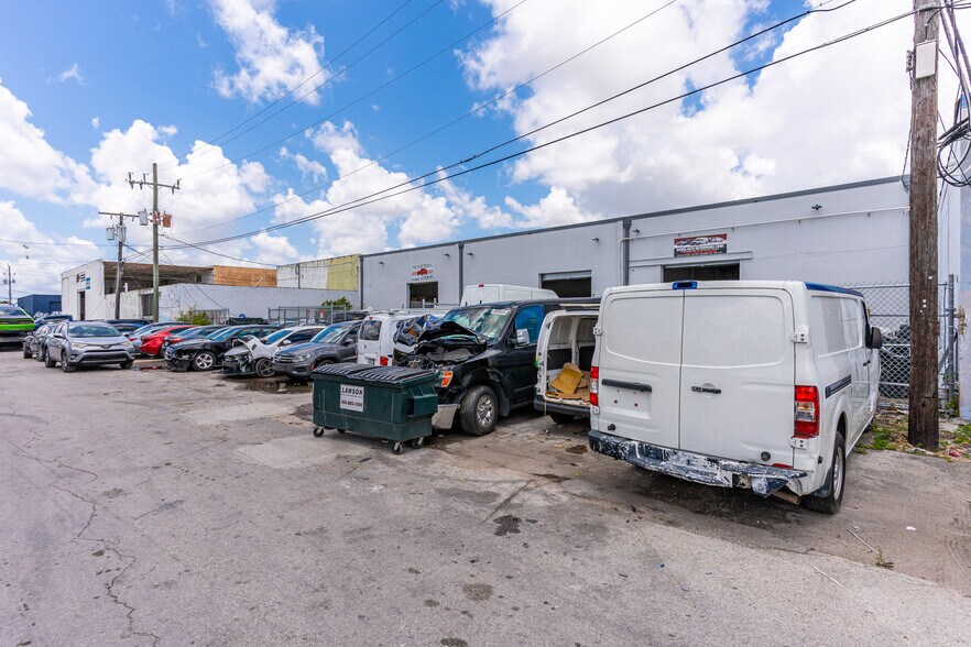 More Photos Of 1165 E 24 St, Miami Warehouse For Lease