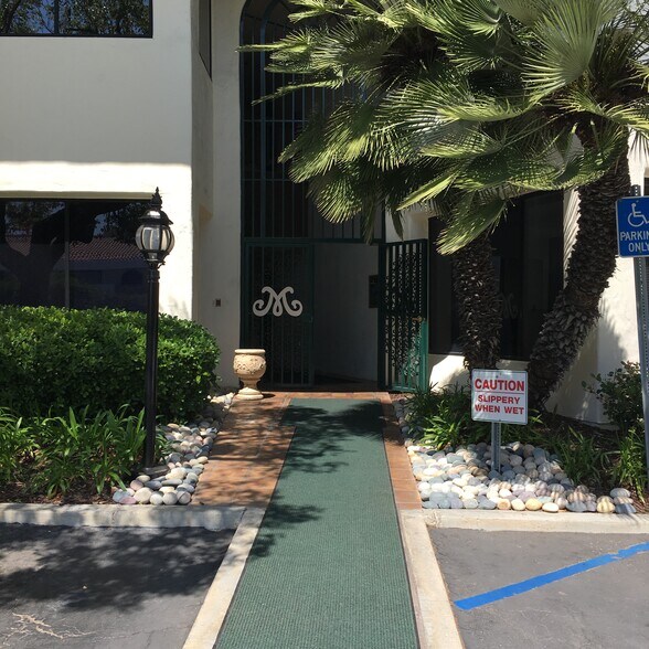 More Photos Of 30423 Canwood St, Agoura Hills Office For Sale