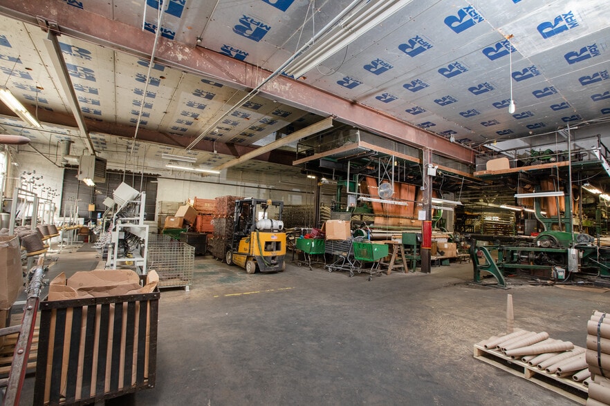 More Photos Of 201 W Lincoln Hwy, Penndel Manufacturing For Sale