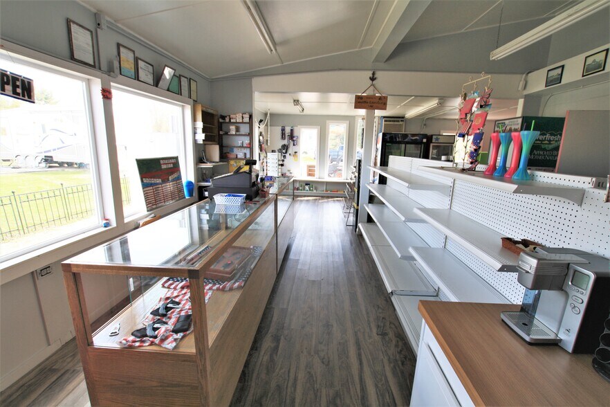 More Photos Of 5106 S Dundas Rd, Beaverton Trailer Camper Park For Sale