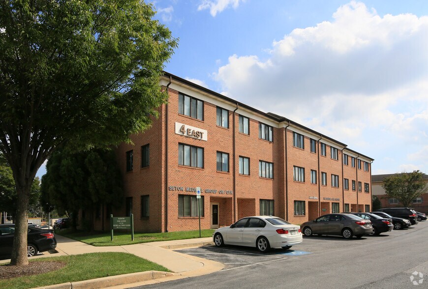 More Photos Of 7001 Johnnycake Rd, Catonsville Unknown For Lease