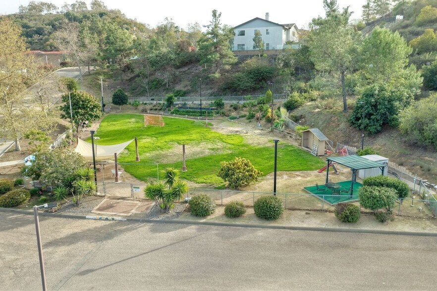 More Photos Of 855 Barham Dr, San Marcos Religious Facility For Lease