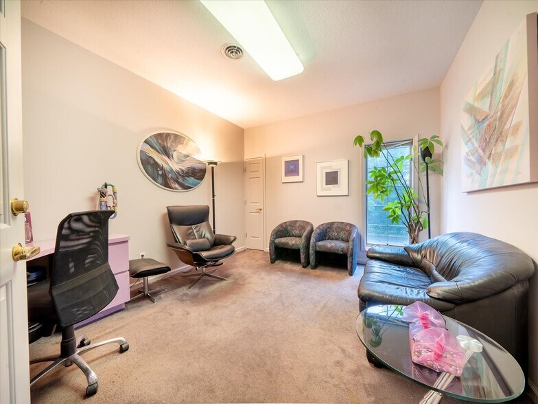 More Photos Of 55 Sullys Trl, Pittsford Office For Lease