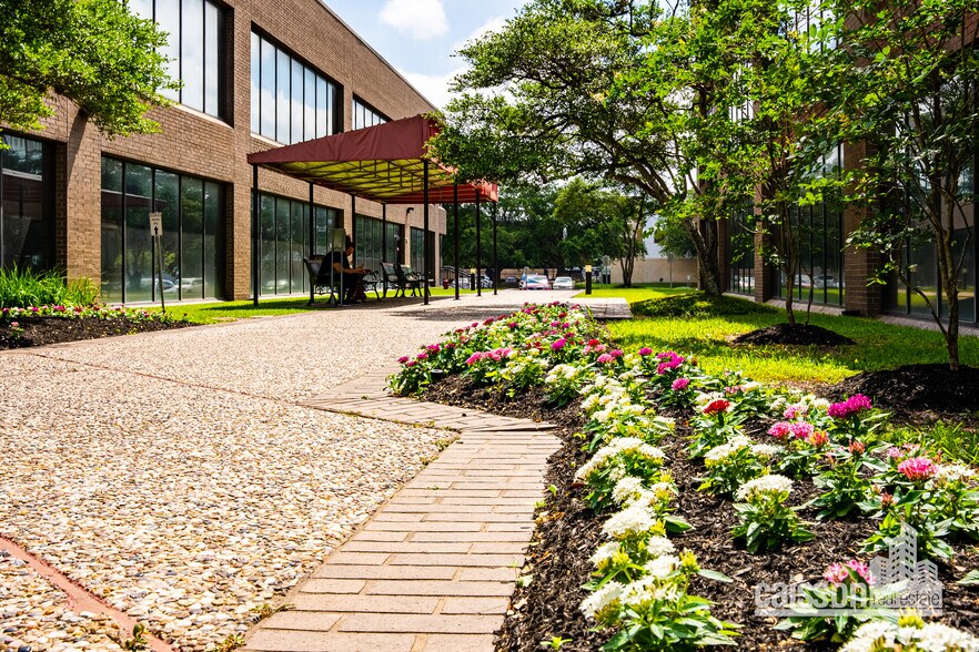 More Photos Of 7447 Harwin Dr, Houston Unknown For Lease