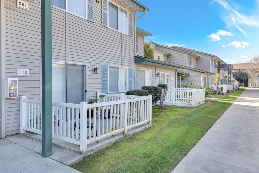 More Photos Of 1832 Merced St, Madera Apartments For Sale