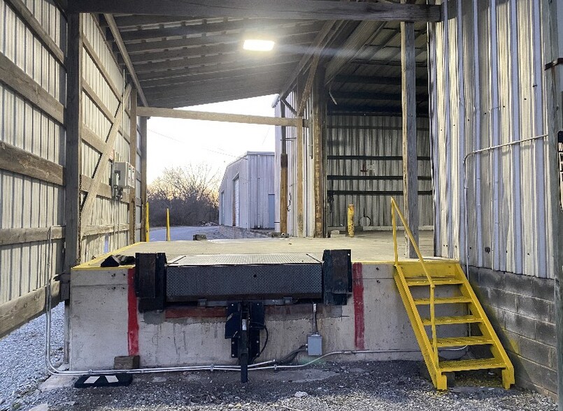 More Photos Of 451 North Dr, Hopkinsville Warehouse For Lease