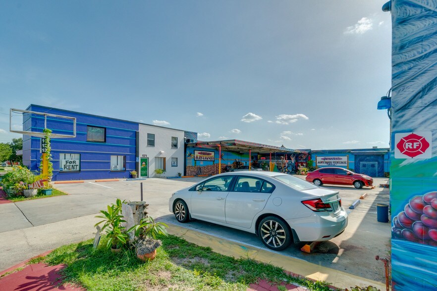 More Photos Of 117-137 Hughlett Ave, Cocoa General Retail For Sale