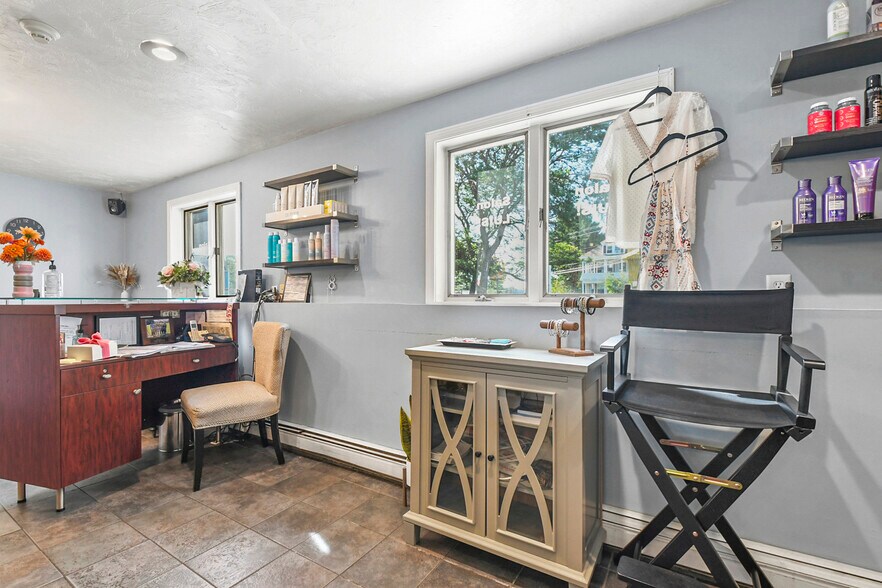 More Photos Of 194 Rockdale Ave, New Bedford Freestanding For Sale