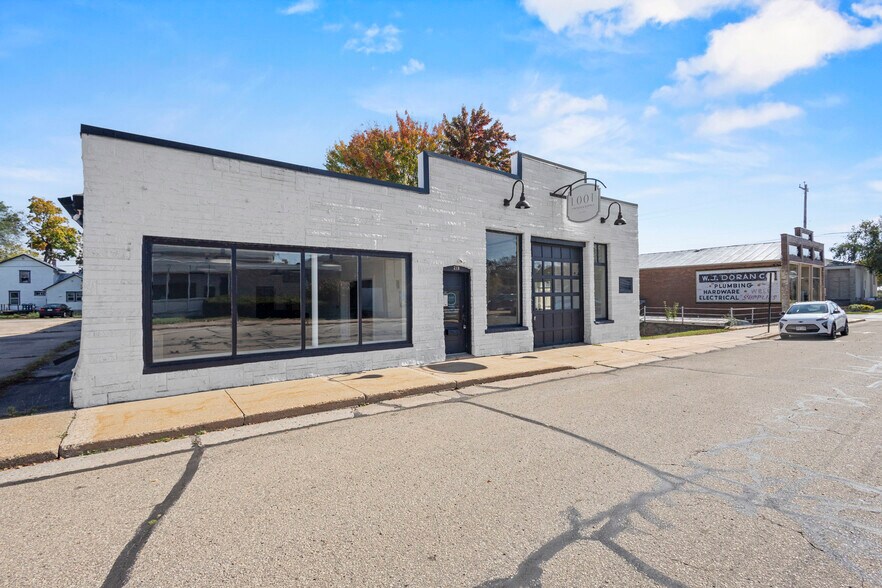 More Photos Of 219 Jefferson St, Waupaca Storefront Retail Office For Sale
