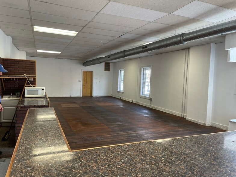More Photos Of 836 E 5th St, Bethlehem Storefront Retail Office For Lease