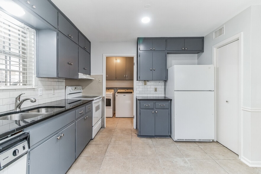 More Photos Of 1704 San Antonio St, Austin Office For Lease