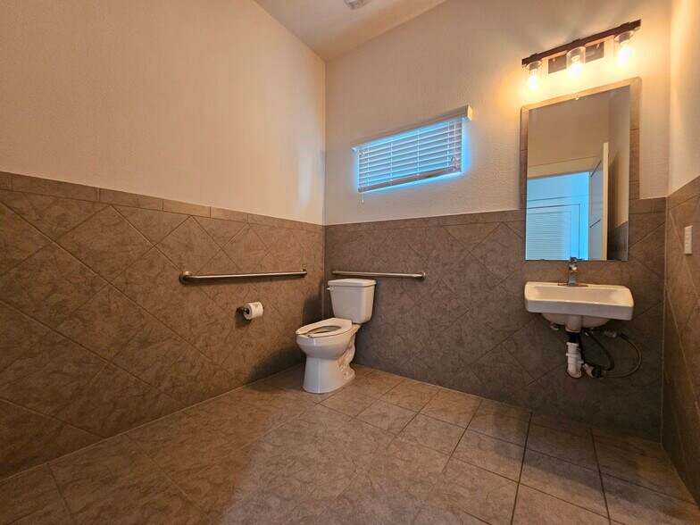 More Photos Of 230 Klattenhoff Ln, Hutto Office For Lease