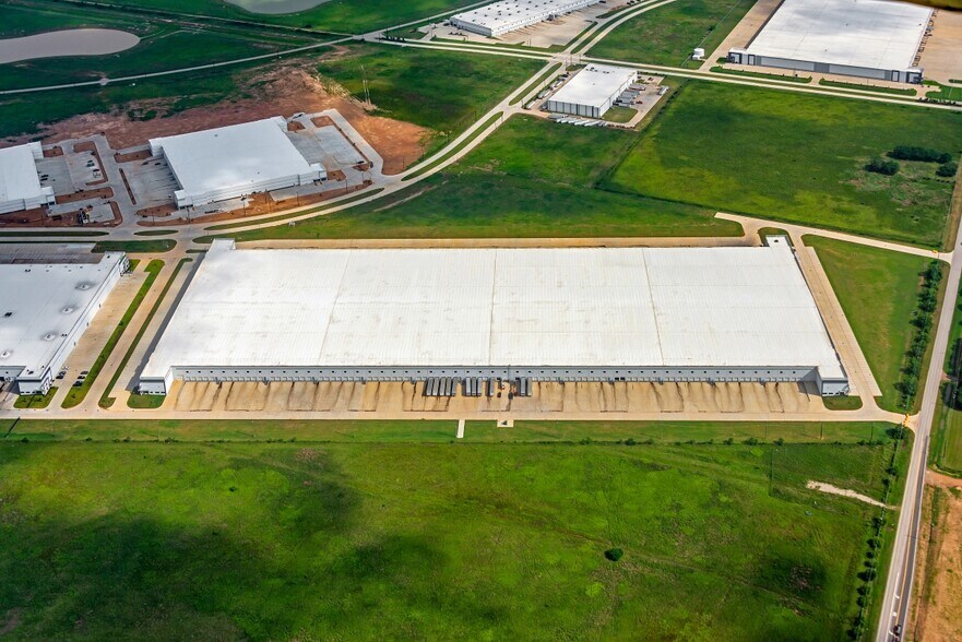 More Photos Of 2193 Discovery Hills Pky, Brookshire Distribution For Lease