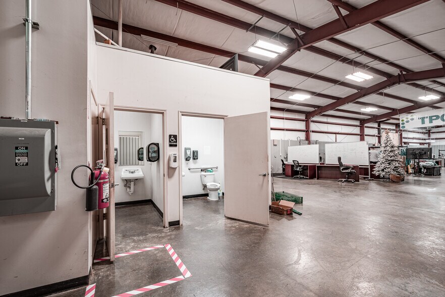 More Photos Of 2061 Magnolia Dr, Pasadena Industrial For Sale