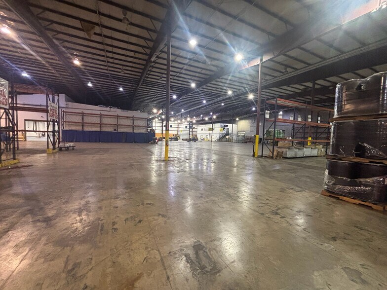 More Photos Of 9151 Youree Dr, Shreveport Distribution For Sale