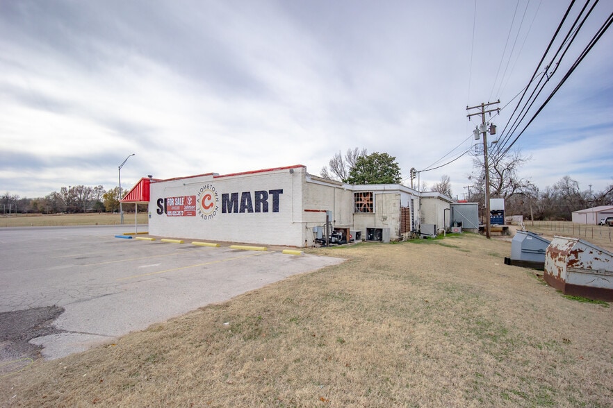 More Photos Of 1012 6th St, Maysville Supermarket For Sale