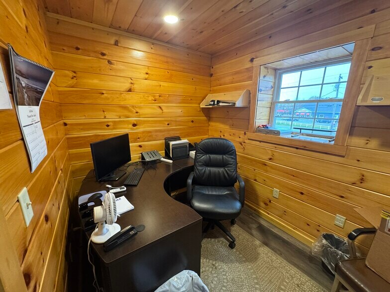 More Photos Of 162 Hinckley Rd, Clinton Industrial For Sale