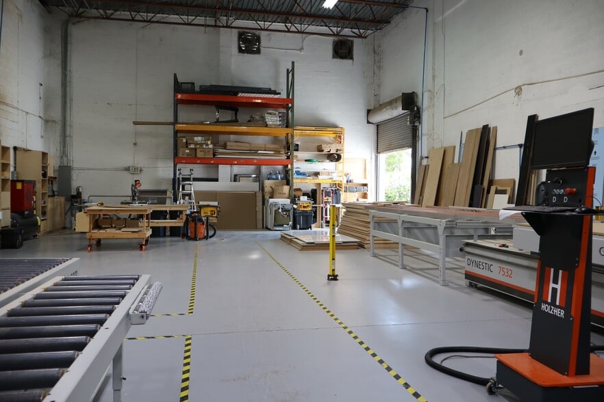 More Photos Of 2400 W Copans Rd, Pompano Beach Showroom For Lease