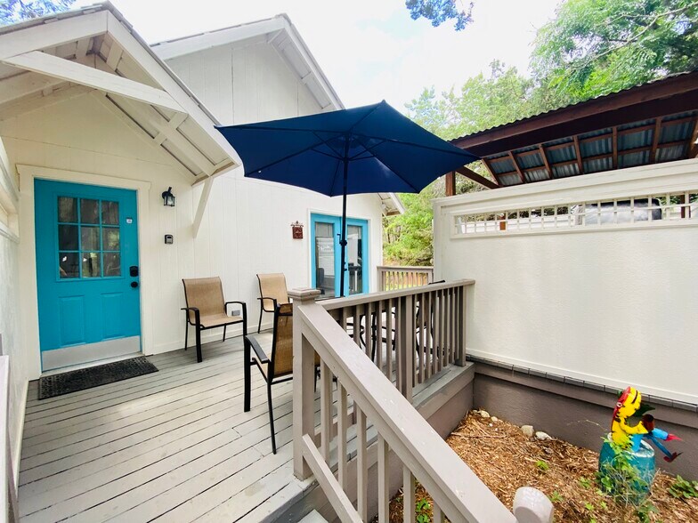 More Photos Of 104 Scudder Ln, Wimberley Hotel For Sale