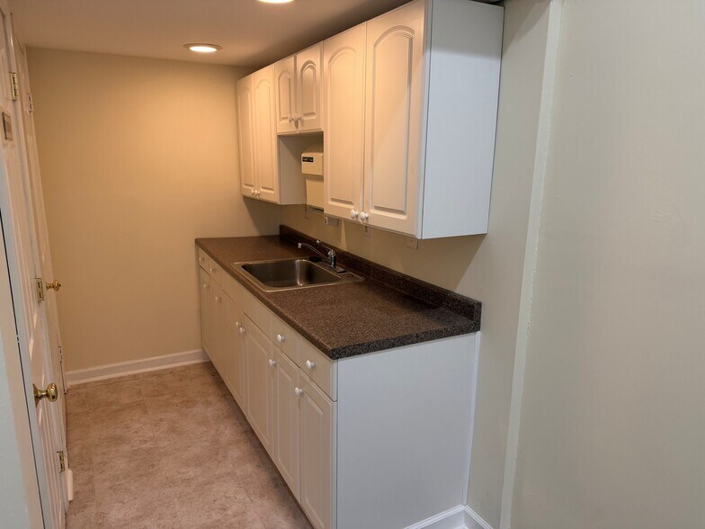 More Photos Of 601 Berkley St, Camden Apartments For Lease