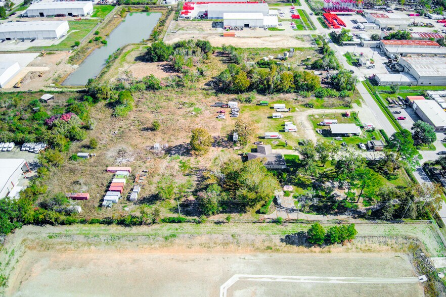 More Photos Of 77 Riley Rd, Houston Flex For Sale