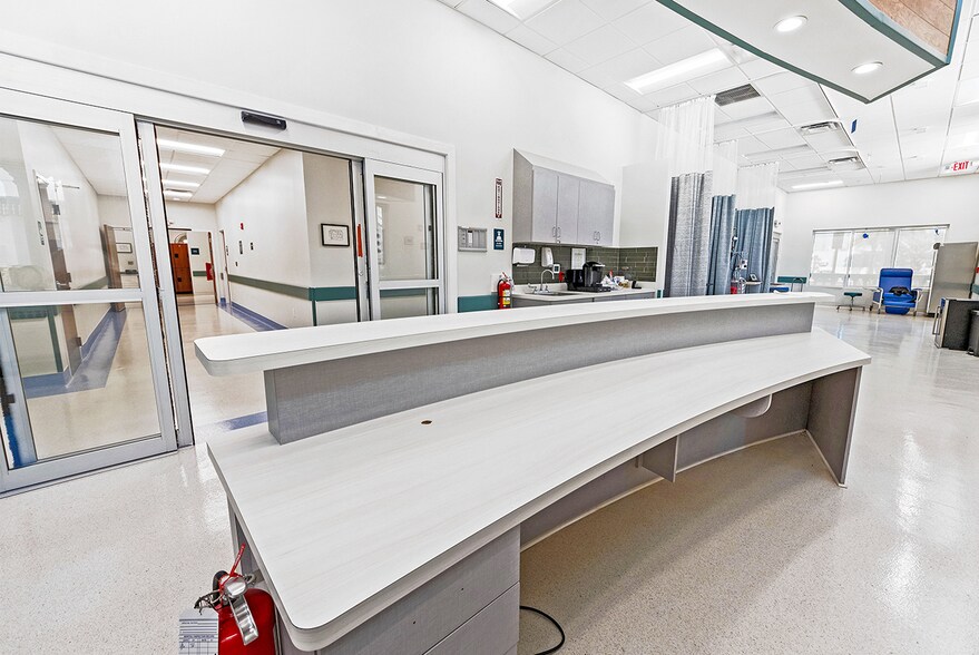 More Photos Of 1330 S Missouri Ave, Clearwater Medical For Sale