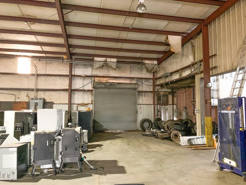 More Photos Of 315 E Ridgely St, Atmore Warehouse For Sale