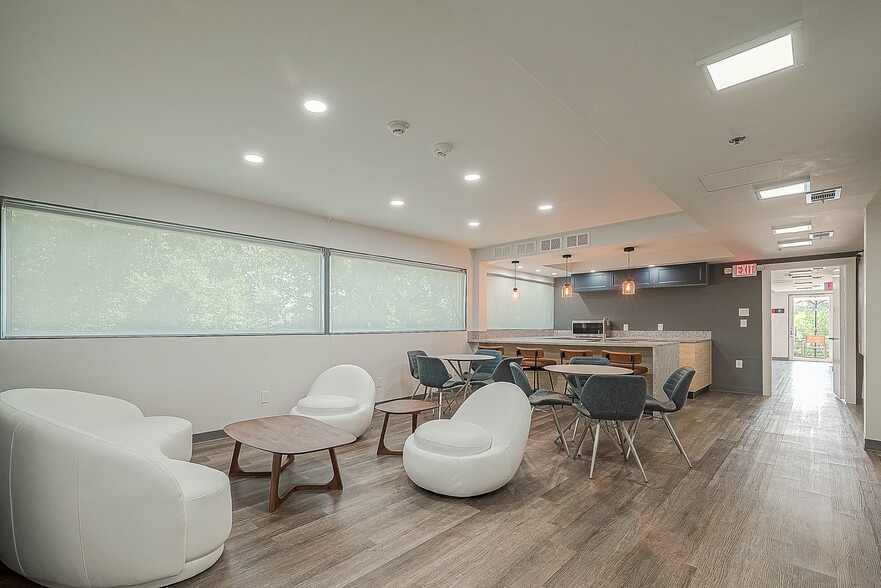 More Photos Of 32607 FM2978, Magnolia Office For Sale